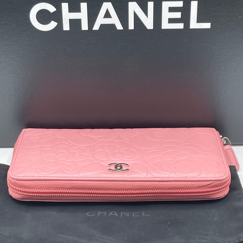 Chanel Camellia Lambskin Leather Zippy Wallet CC - Picture 8 of 16